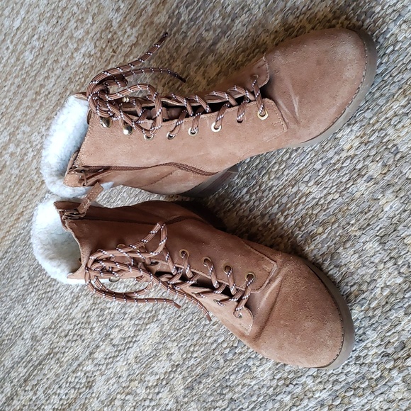 Violet & red suede boots - Picture 11 of 14